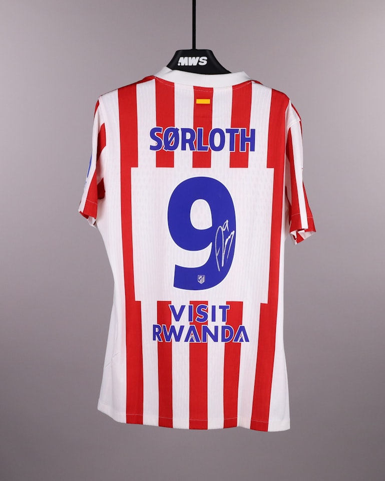 Alexander Sørloth Atlético de Madrid のシャツ