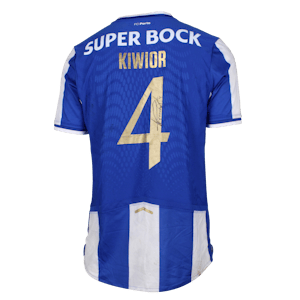 Jakub Kiwior FC Porto のシャツ