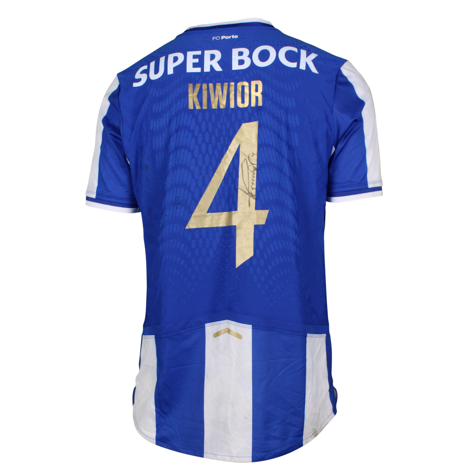 Jakub Kiwior FC Porto のシャツ