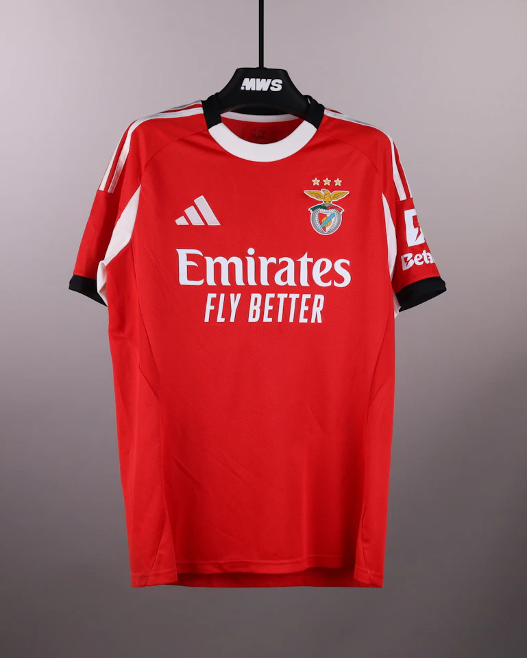 来自SL Benfica的António Silva球衣