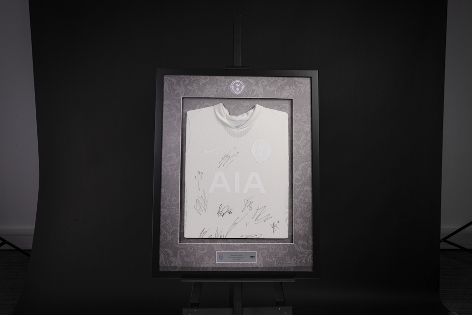 Limited Edition Framed Squad Signed Shirt - 1