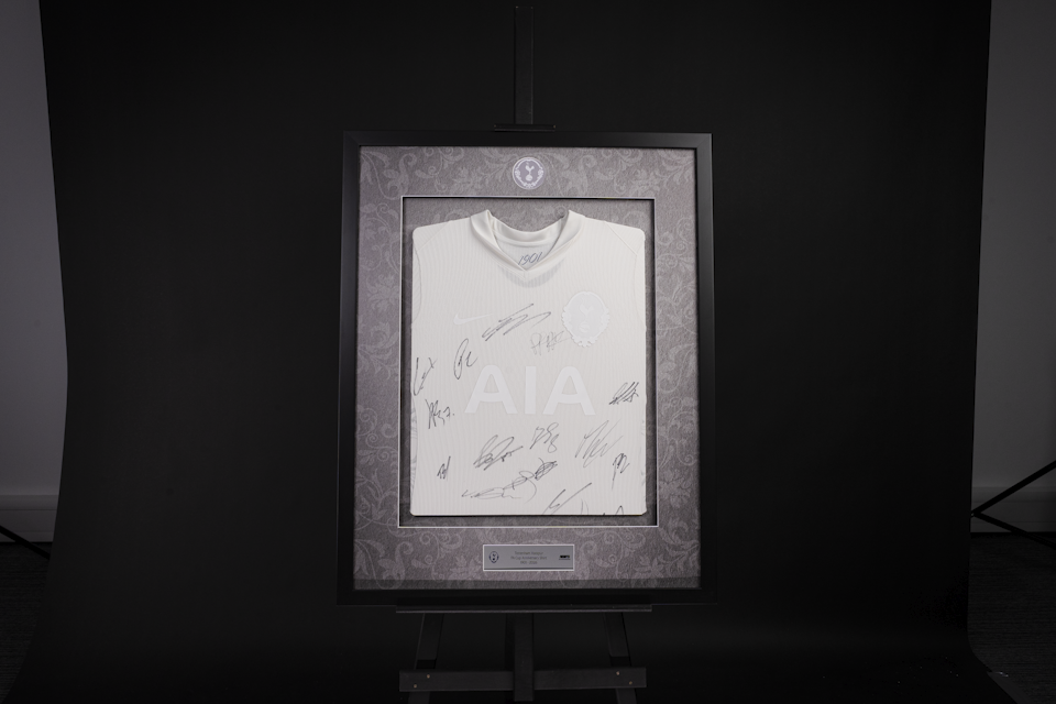 Limited Edition Framed Squad Signed Shirt - 5