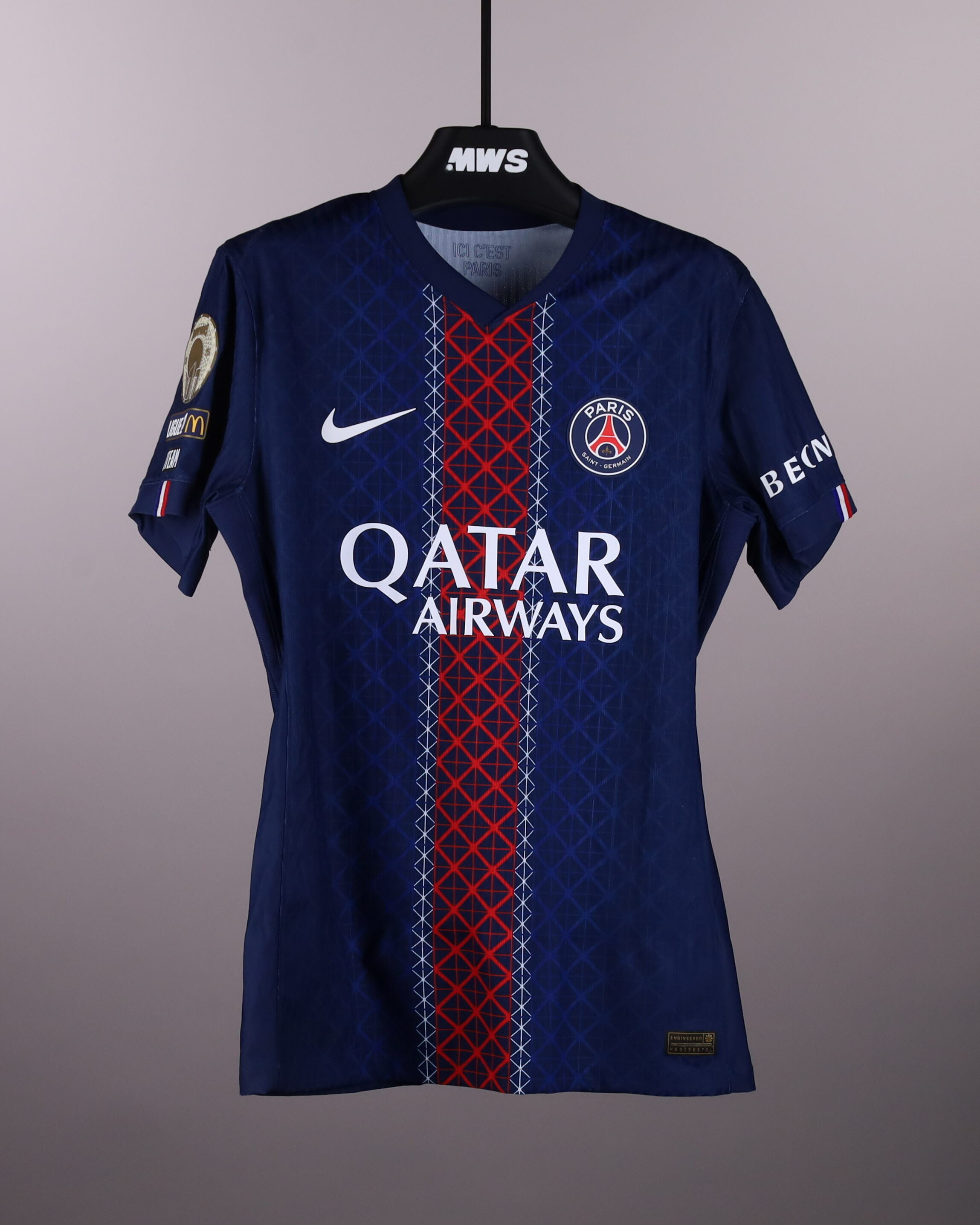 Vitinha Paris Saint-Germain shirt