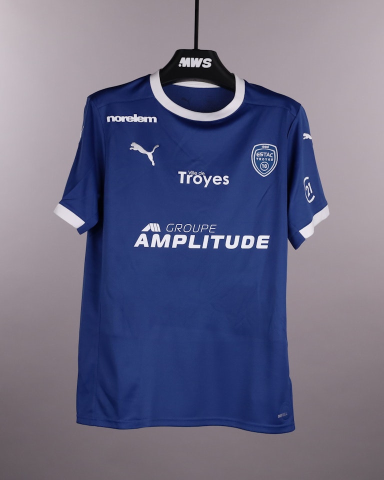 Tawfik Bentayeb ESTAC Troyes shirt