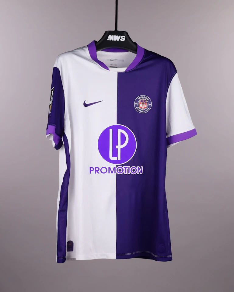 来自Toulouse FC的Niklas Schmidt球衣