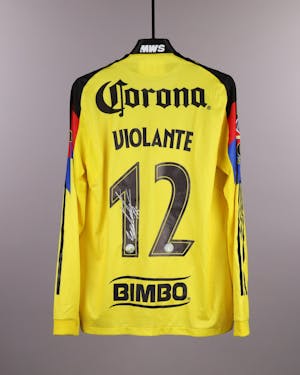 Isaías Violante Club América shirt