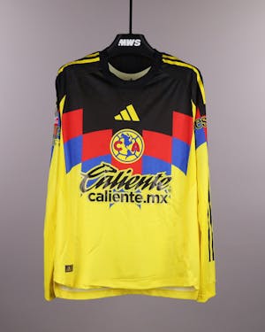 Isaías Violante Club América shirt