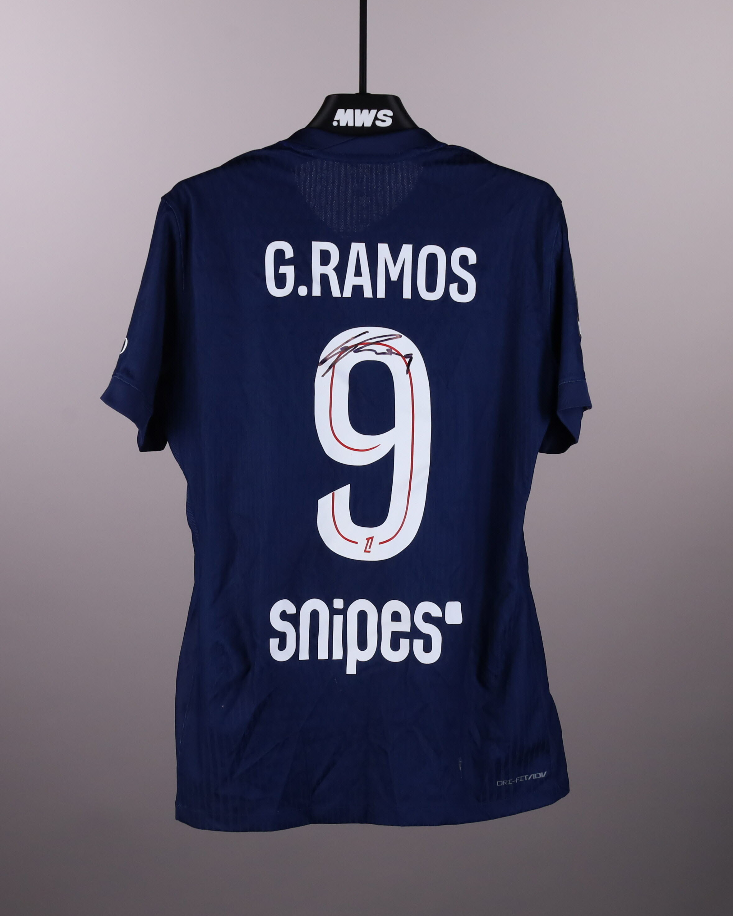 Gonçalo Ramos Paris Saint-Germain shirt