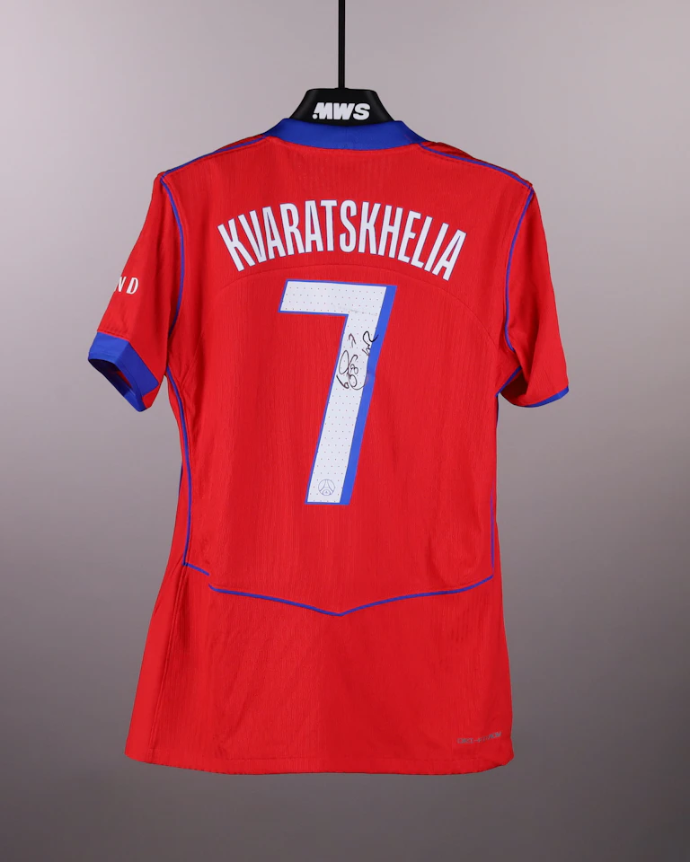Khvicha Kvaratskhelia Paris Saint-Germain shirt