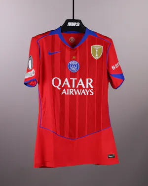 Khvicha Kvaratskhelia Paris Saint-Germain shirt