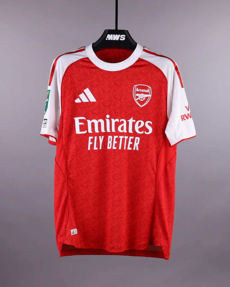 来自Arsenal的Martin Ødegaard球衣