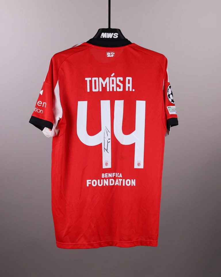 来自SL Benfica的Tomás Araújo球衣