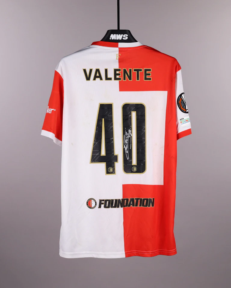 来自Feyenoord的Luciano Valente球衣