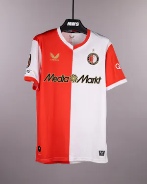 来自Feyenoord的In-beom Hwang 황인범球衣