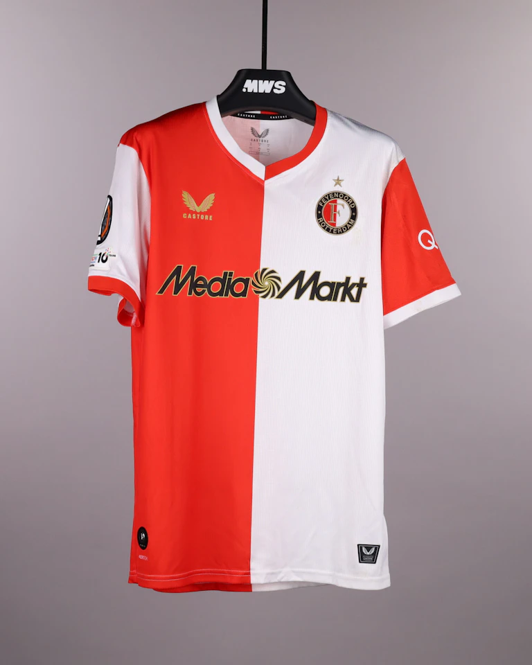 来自Feyenoord的In-beom Hwang 황인범球衣