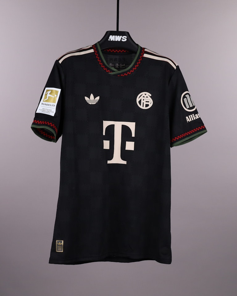 Dayot Upamecano FC Bayern München shirt
