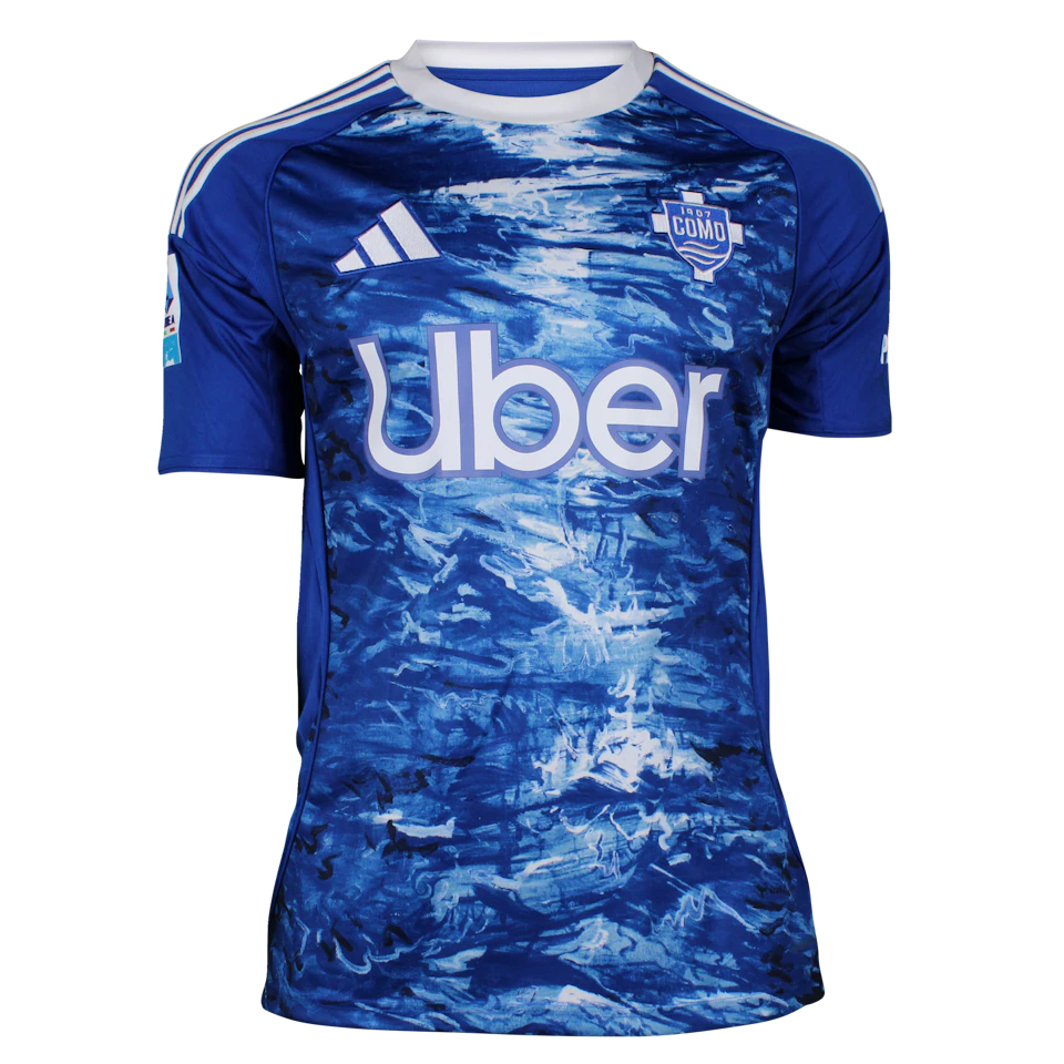 来自Como 1907的Marc-Oliver Kempf球衣