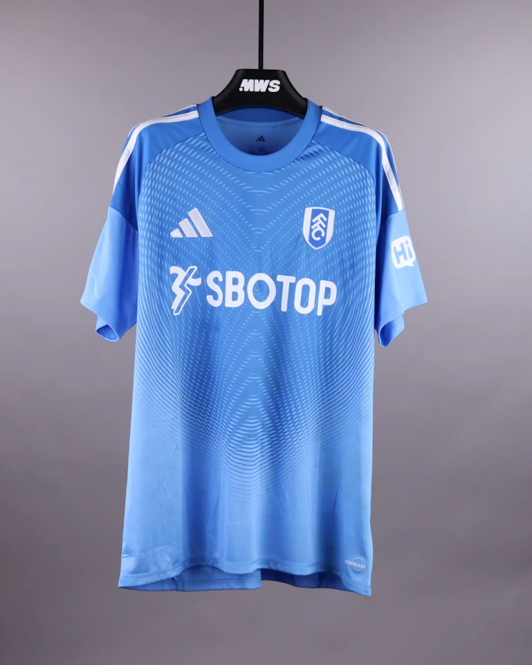 来自Fulham的Bernd Leno球衣