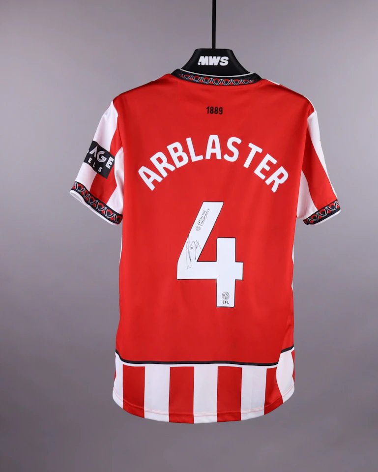 来自Sheffield United的Ollie Arblaster球衣