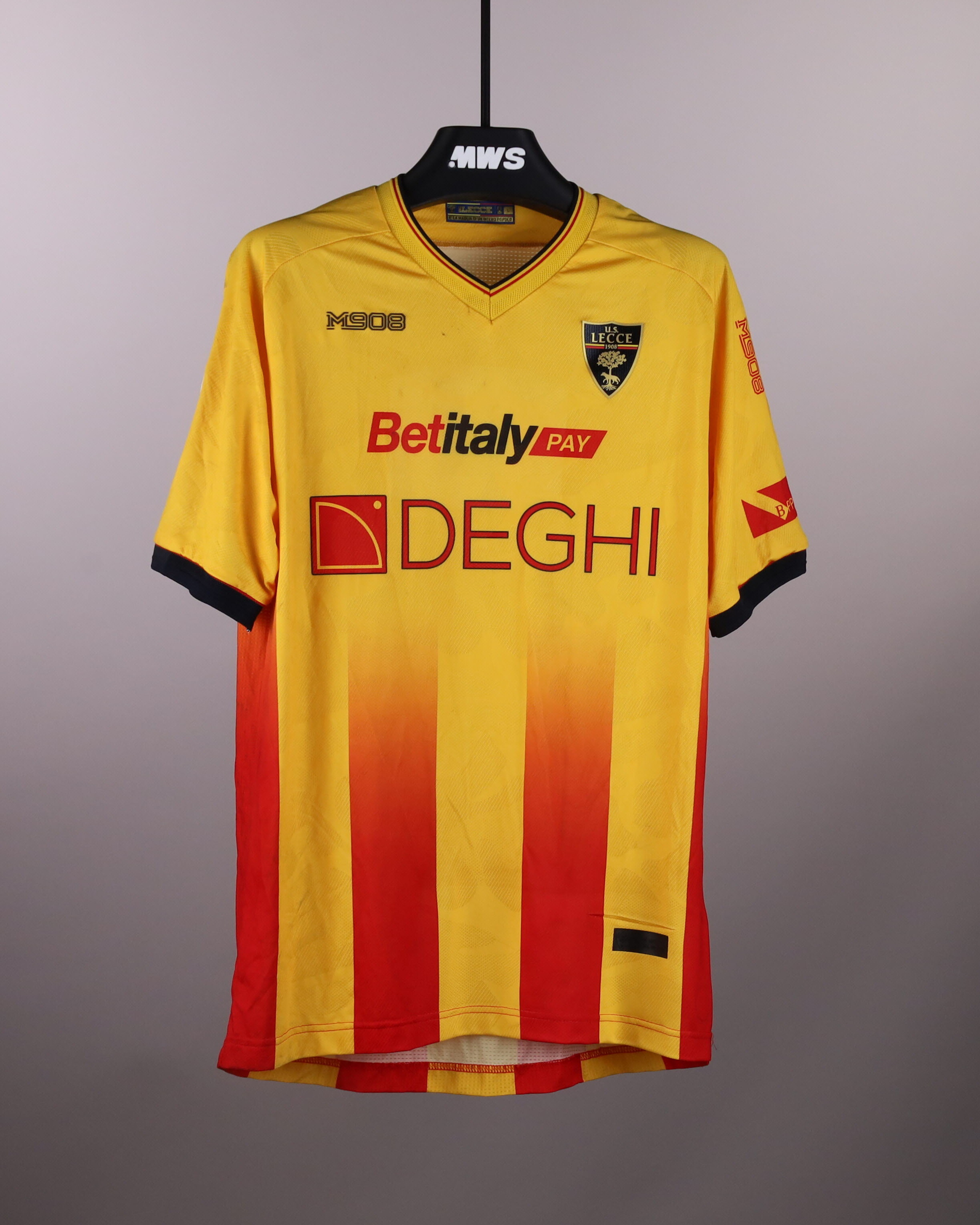 Danilo Filipe Melo Veiga US Lecce shirt