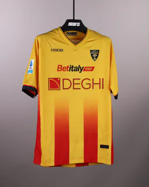 José Antonio Morente Oliva US Lecce shirt
