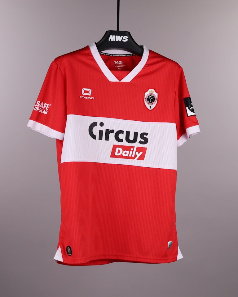 Thibo Somers Royal Antwerp FC shirt