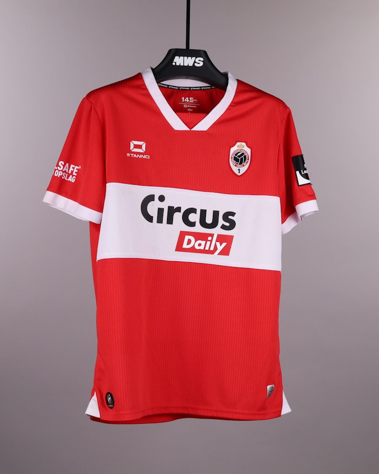 Thibo Somers Royal Antwerp FC shirt