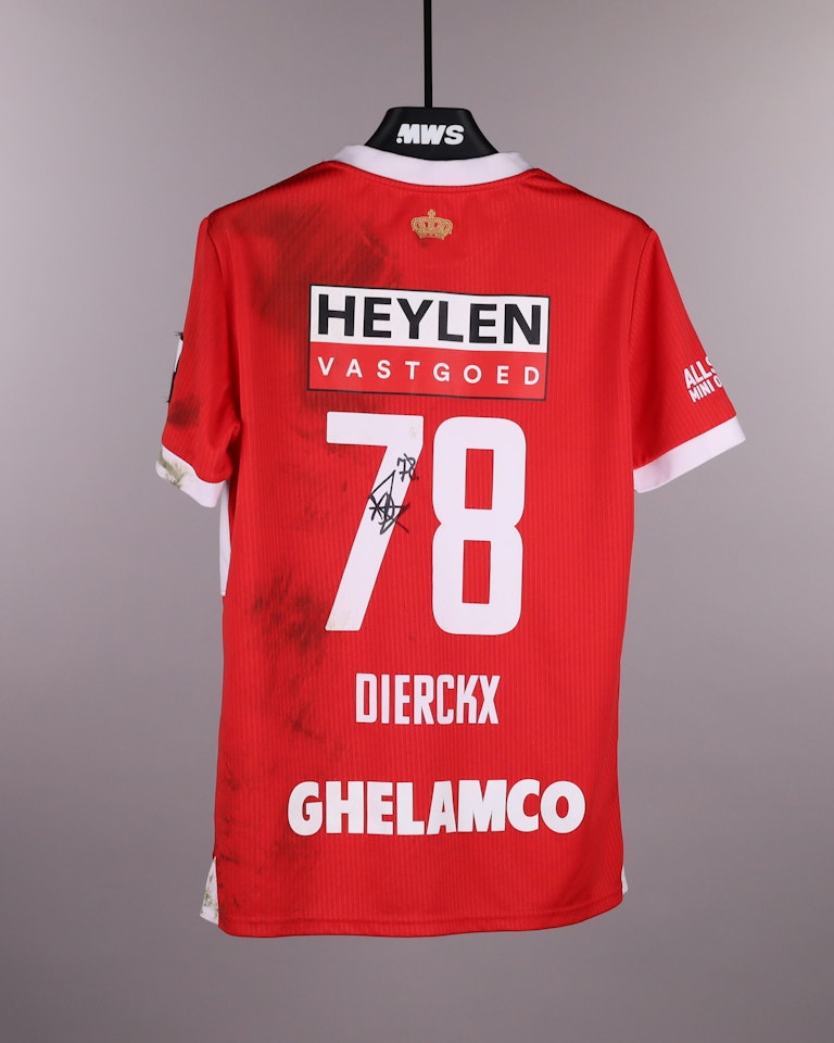 Xander Dierckx Royal Antwerp FC shirt