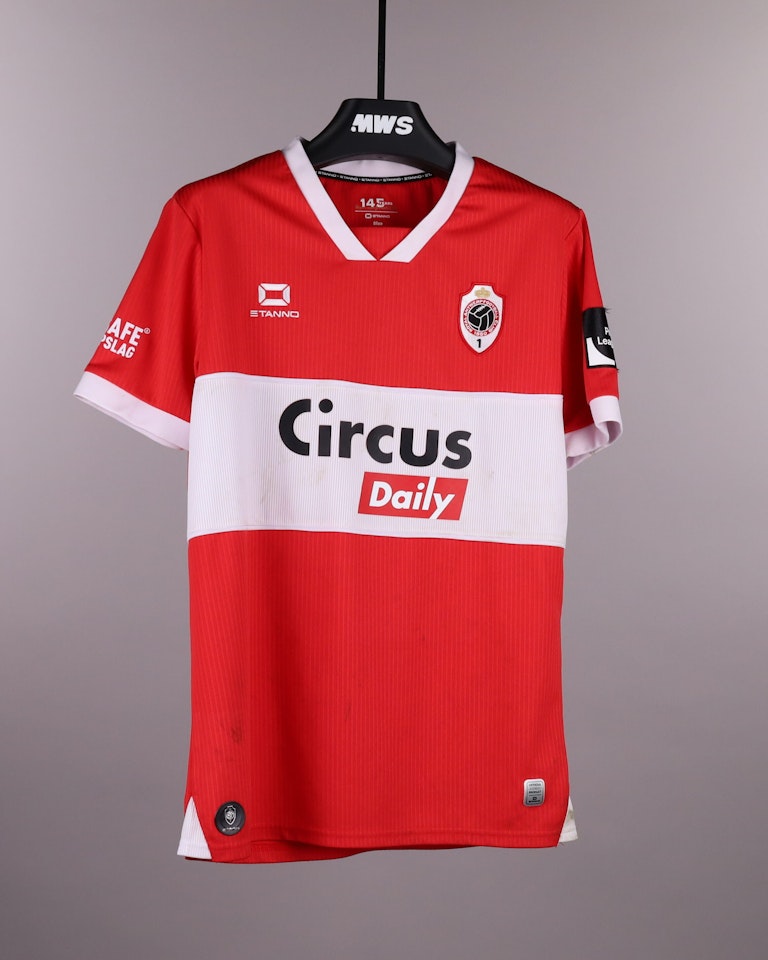 Xander Dierckx Royal Antwerp FC shirt