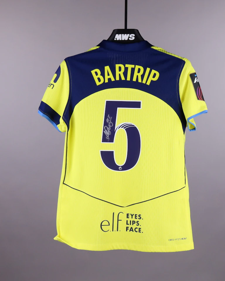 来自Tottenham Hotspur Women的Molly Bartrip球衣