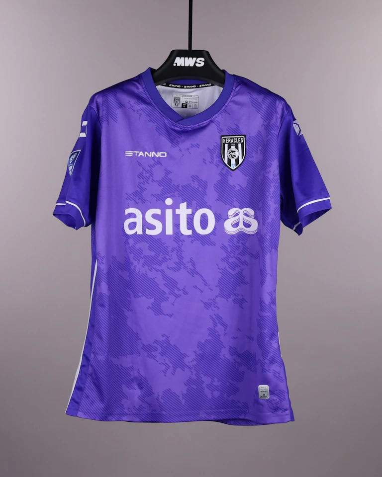 来自Heracles的Luka Kulenovic球衣