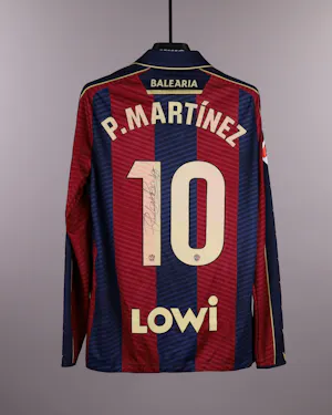 来自Levante UD的Pablo Martínez Andrés球衣