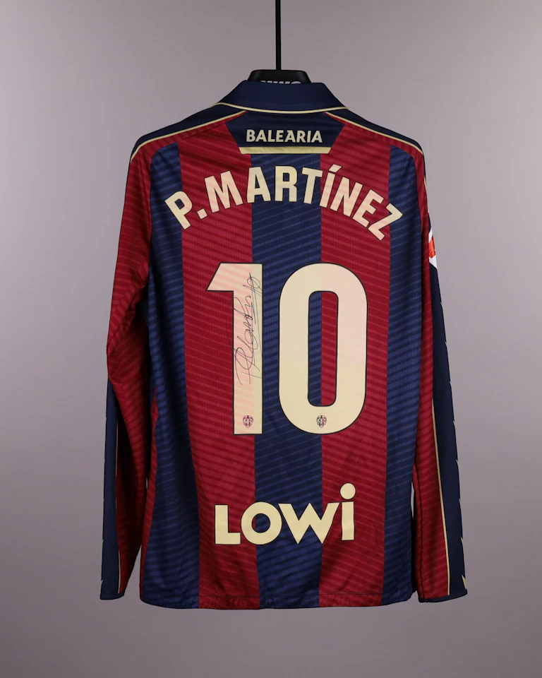 来自Levante UD的Pablo Martínez Andrés球衣