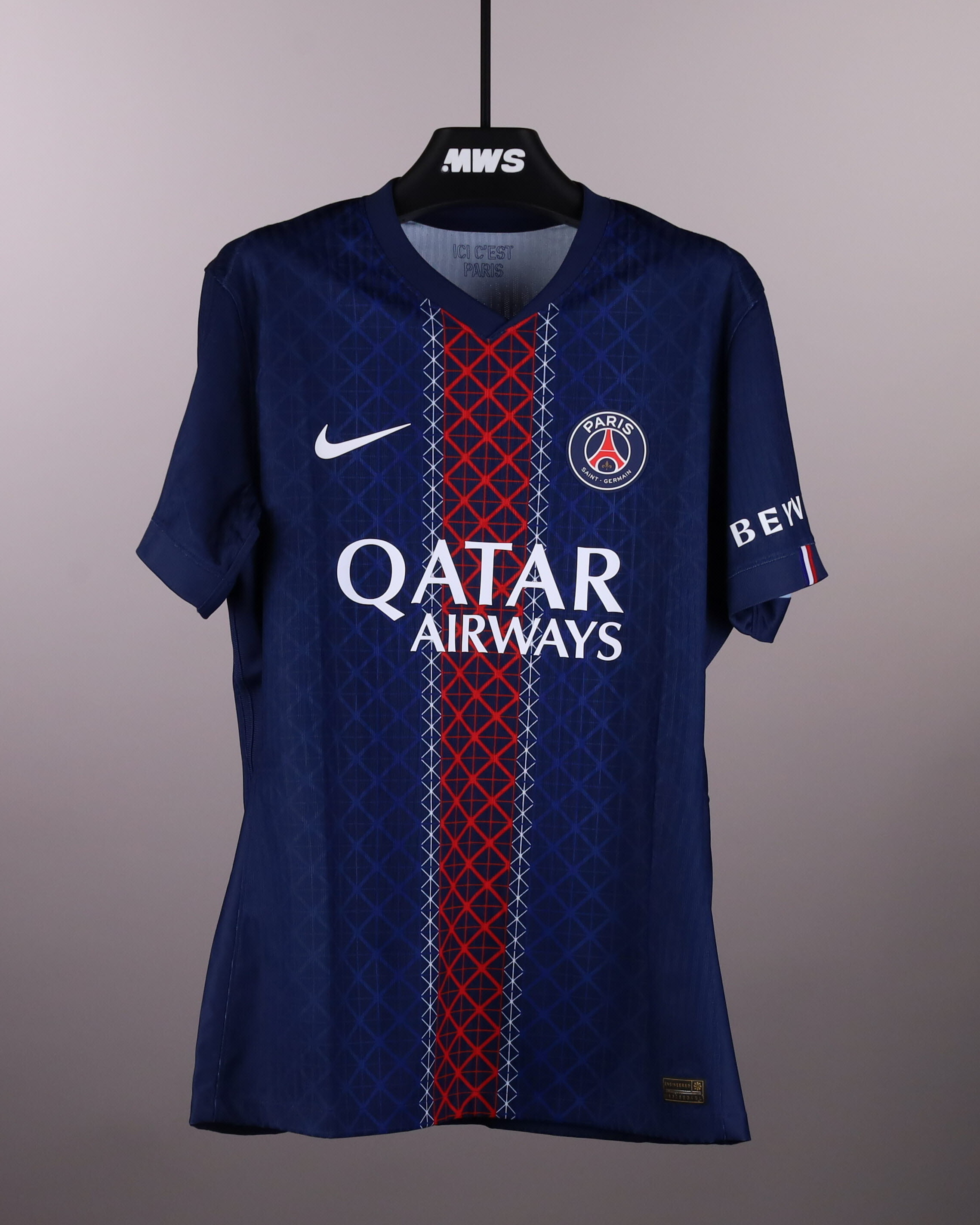 Bradley Barcola Paris Saint-Germain shirt