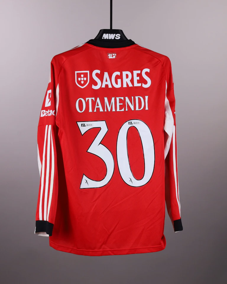 Nicolás Otamendi SL Benfica shirt