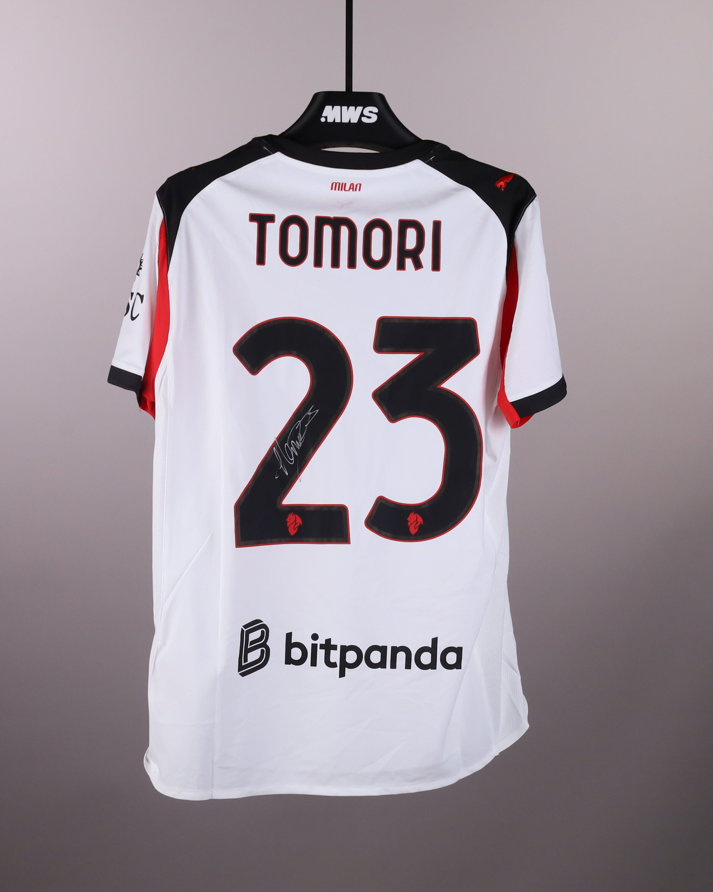 Fikayo Tomori AC Milan shirt