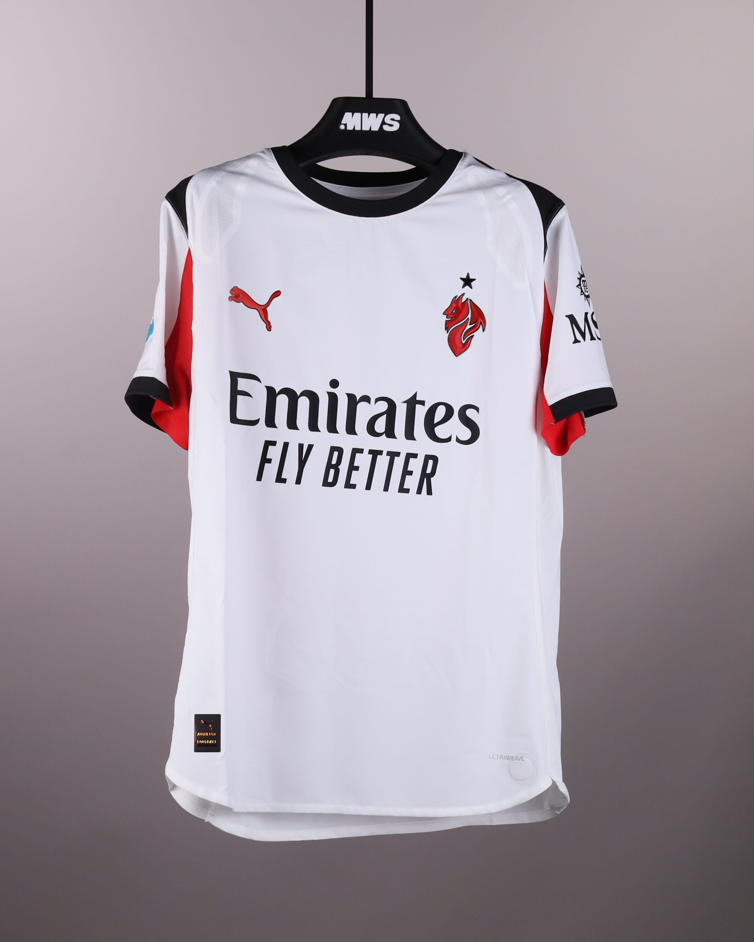 Fikayo Tomori AC Milan shirt
