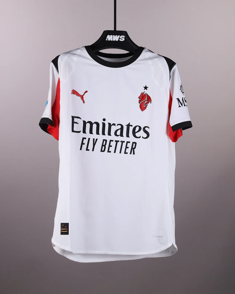 Fikayo Tomori AC Milan shirt