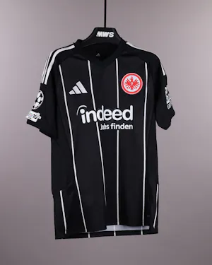 来自Eintracht Frankfurt的Hugo Larsson球衣