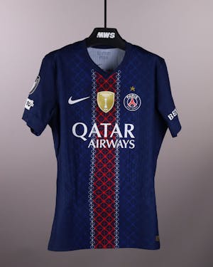 来自Paris Saint-Germain的Warren Zaïre-Emery球衣