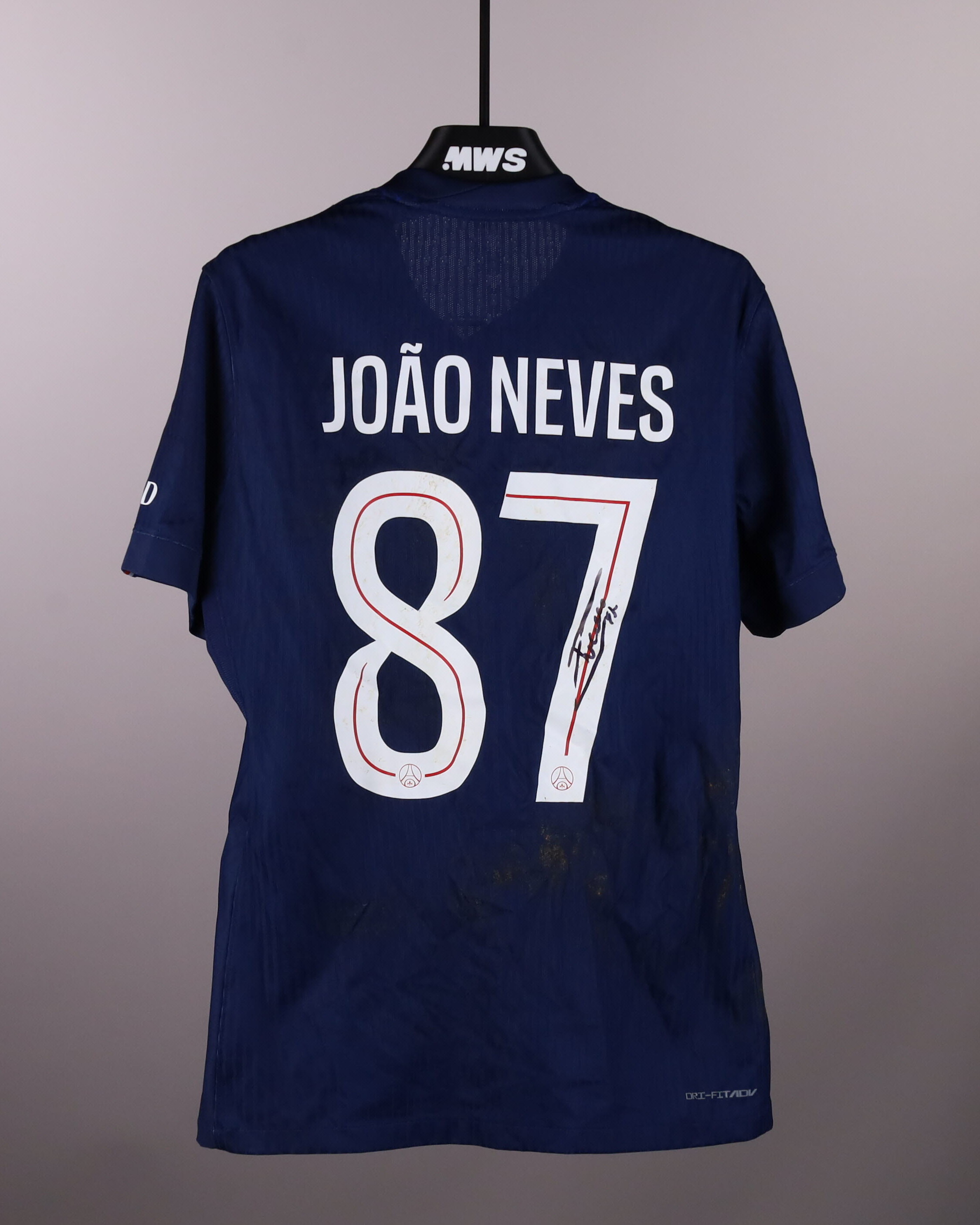 João Neves Paris Saint-Germain shirt