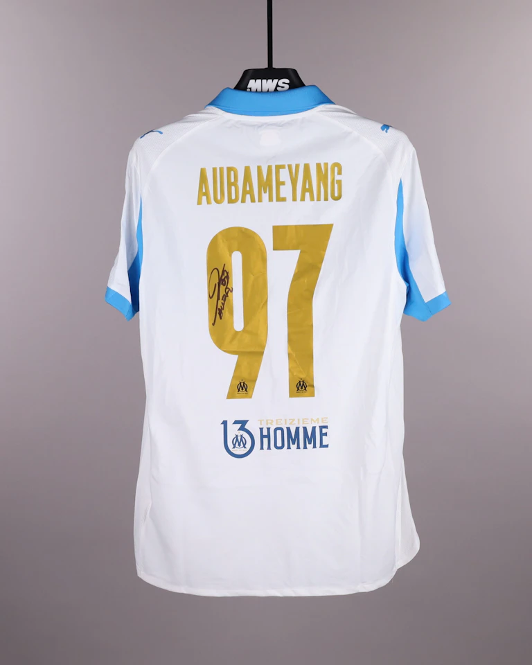 来自Olympique de Marseille的Pierre-Emerick Aubameyang球衣