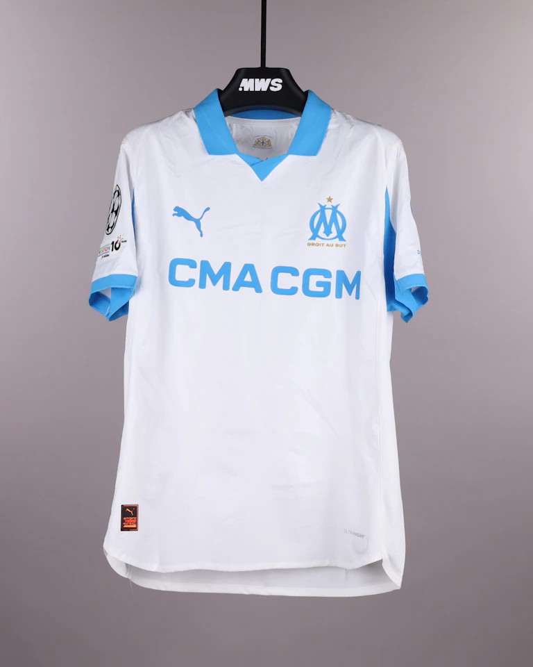 来自Olympique de Marseille的Pierre-Emerick Aubameyang球衣