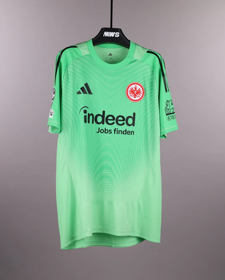 来自Eintracht Frankfurt的Michael Zetterer球衣