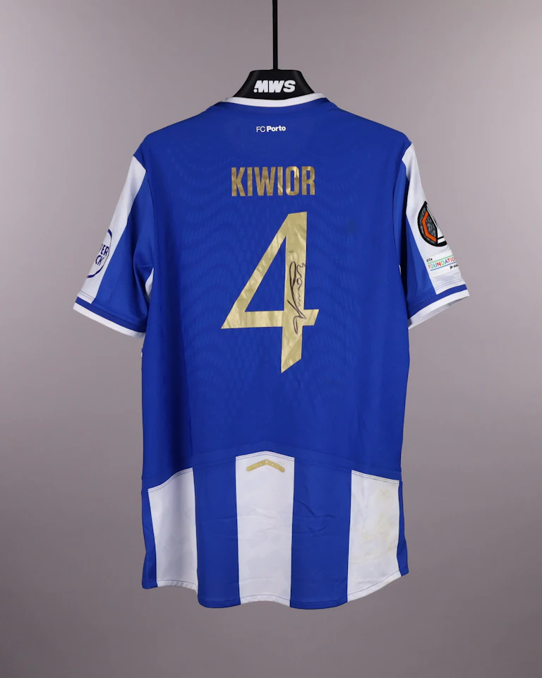 Jakub Kiwior FC Porto camisa.