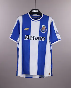 Jakub Kiwior FC Porto camisa.