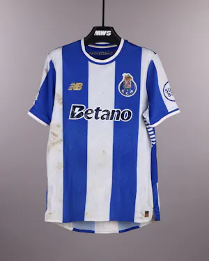 来自FC Porto的Victor Froholdt球衣