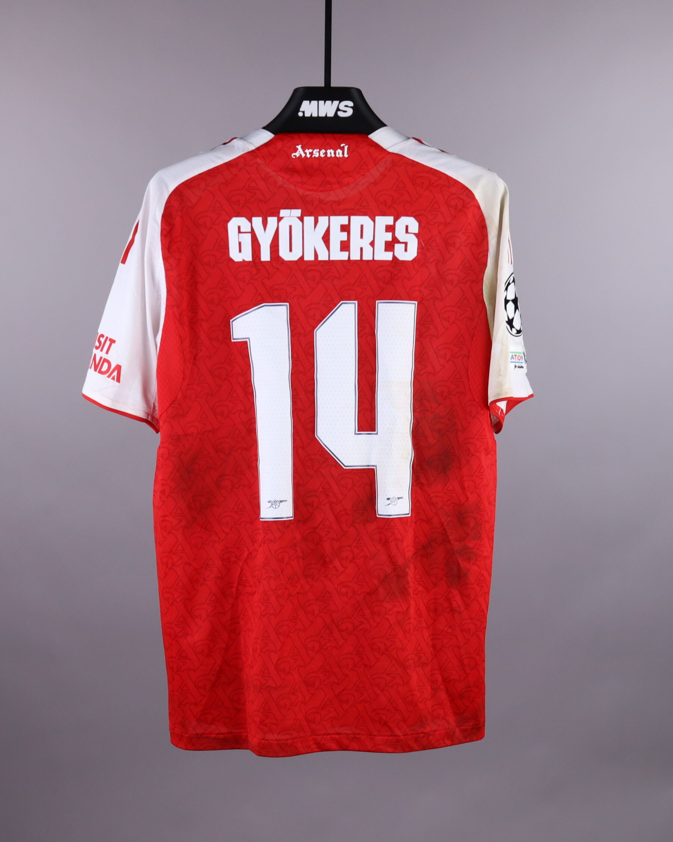 Viktor Gyökeres Arsenal shirt