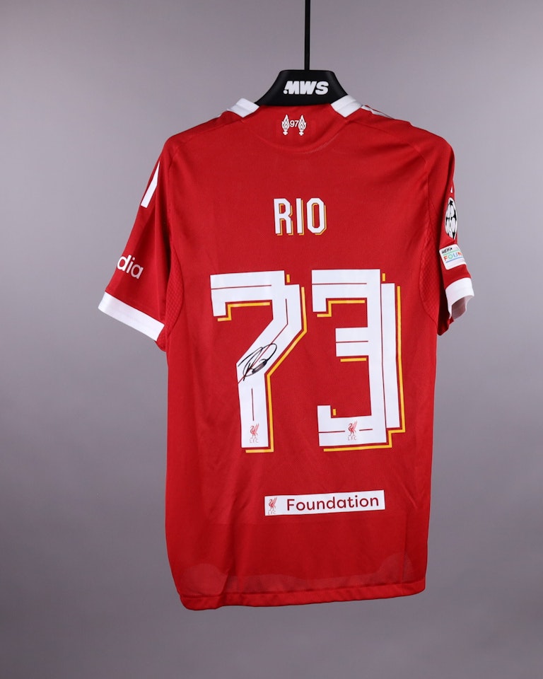 Rio Ngumoha Liverpool jersey