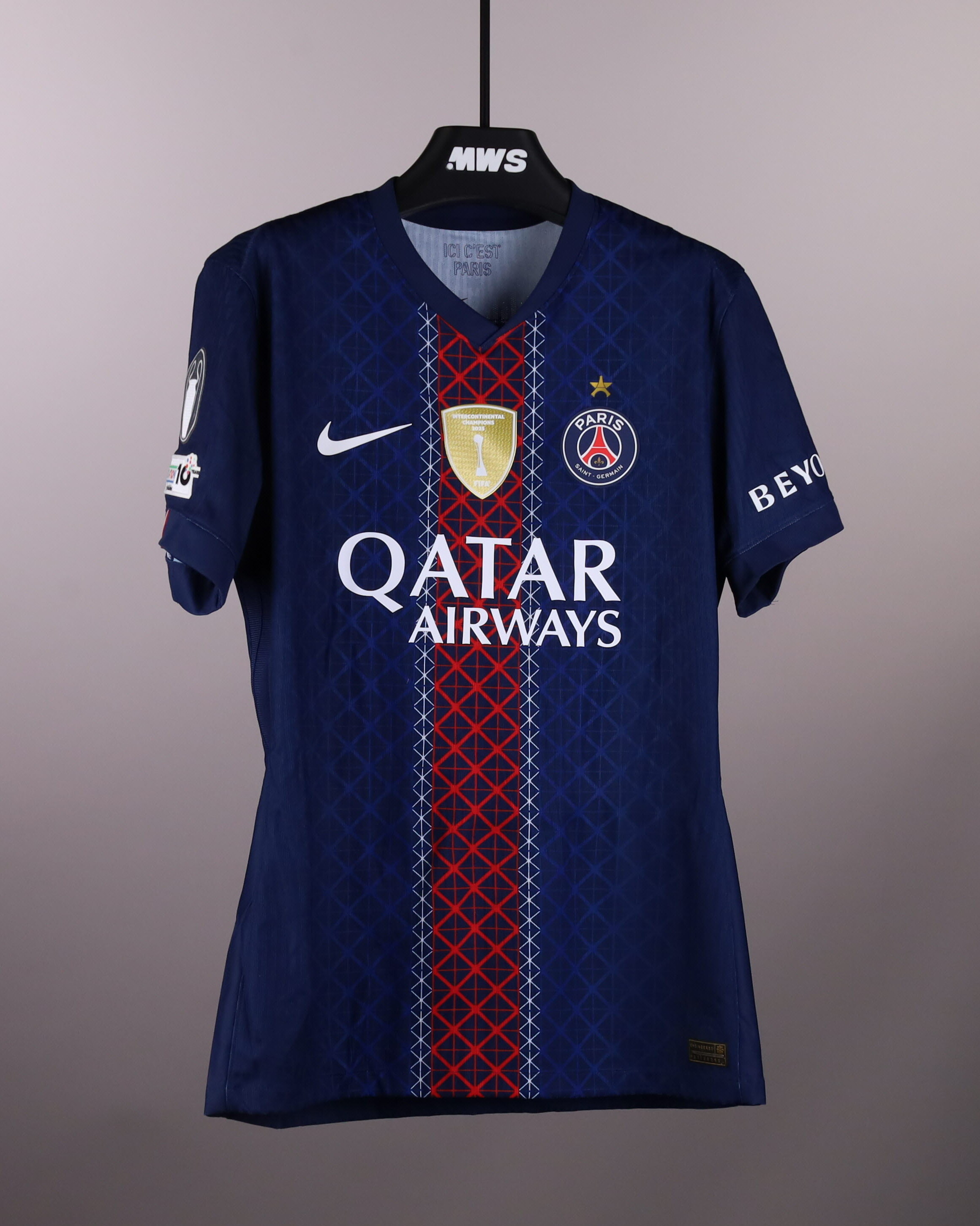 Gonçalo Ramos Paris Saint-Germain shirt